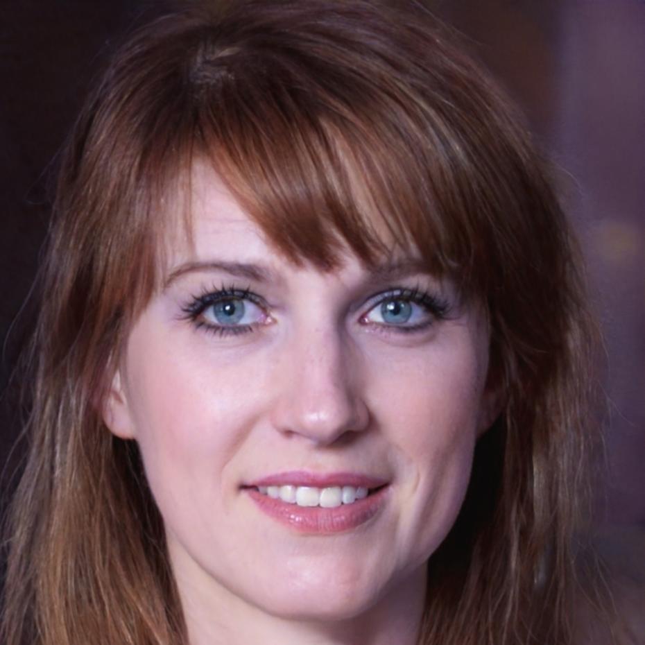 Elif Karagöz - Customerova Hub Kurucu Direktörü